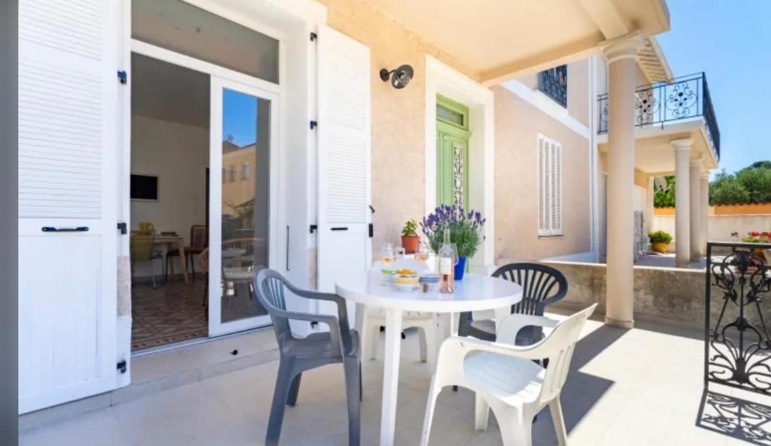 Remarquable T2 Avec Terrasse Carqueiranne